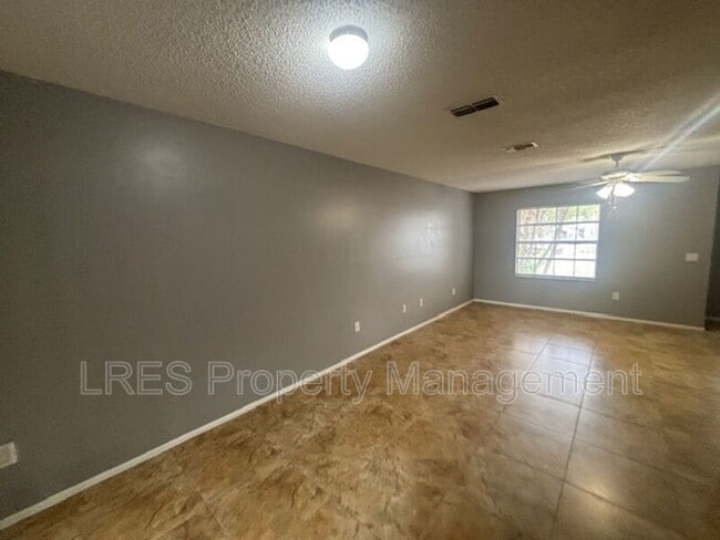 Building Photo - 2706 Graduate Ct