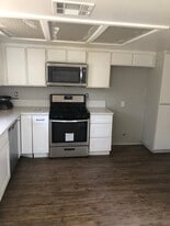 Building Photo - 662 Woodcrest Dr