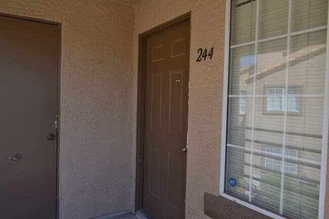 Building Photo - COZY 2 BEDROOM AND 2 FULL BATH CONDO IN SP...