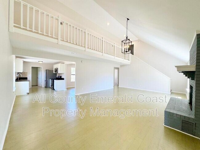 Building Photo - 710 Swan Ln