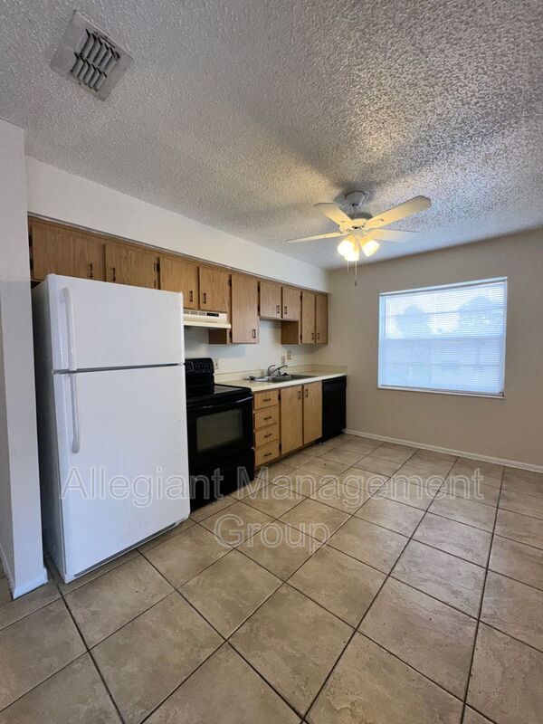Building Photo - 705 Michigan Ct