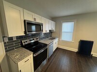 Building Photo - 2 Bedroom West Hartford