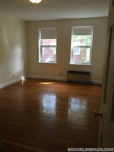 Building Photo - 38 Harris St