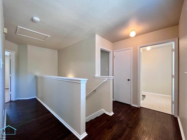 Building Photo - 127 Booker Palm