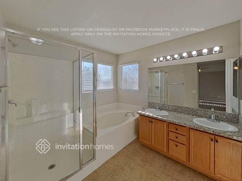 Building Photo - 3811 McGregor Way