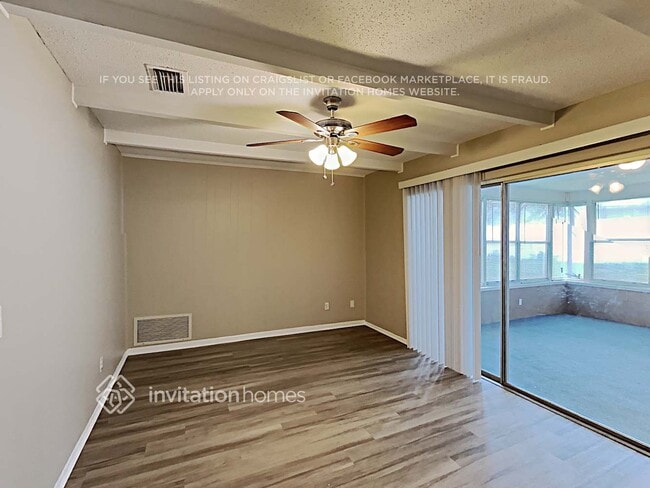 Building Photo - 132 Carriage Hill Dr