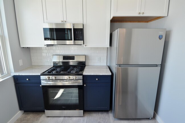 Building Photo - 82-84 E 31ST St