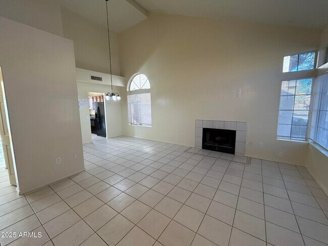 Building Photo - 1433 E Park Ave