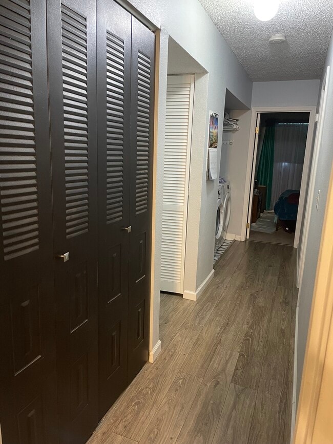 Building Photo - 3606 S Depew St