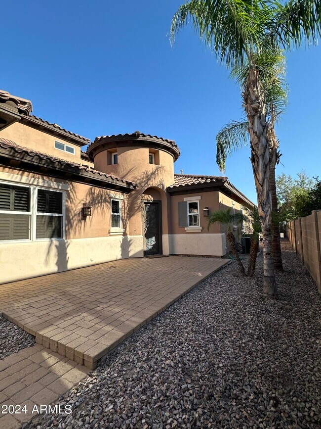 Building Photo - 2251 E Azalea Dr
