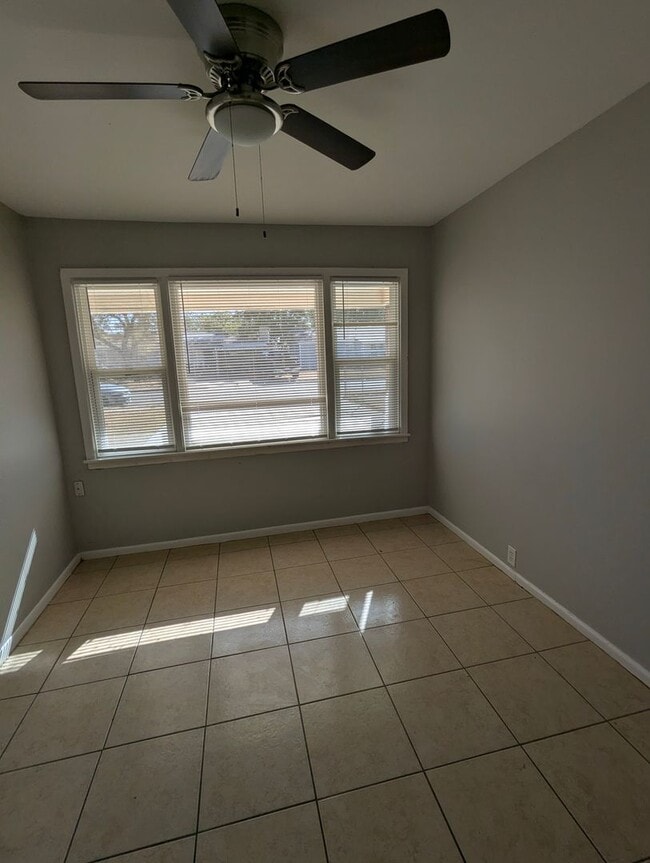 Building Photo - 4314 32nd St