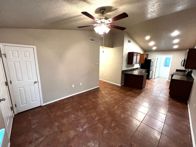 Building Photo - 1101 W 15th St