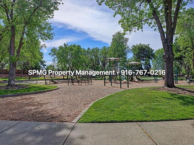 Building Photo - Beautiful 4BR/3BA Home in Rocklin 3-Car Garage & Low-Maintenance Backyard