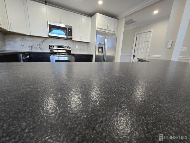 Building Photo - 14A Canterbury Dr