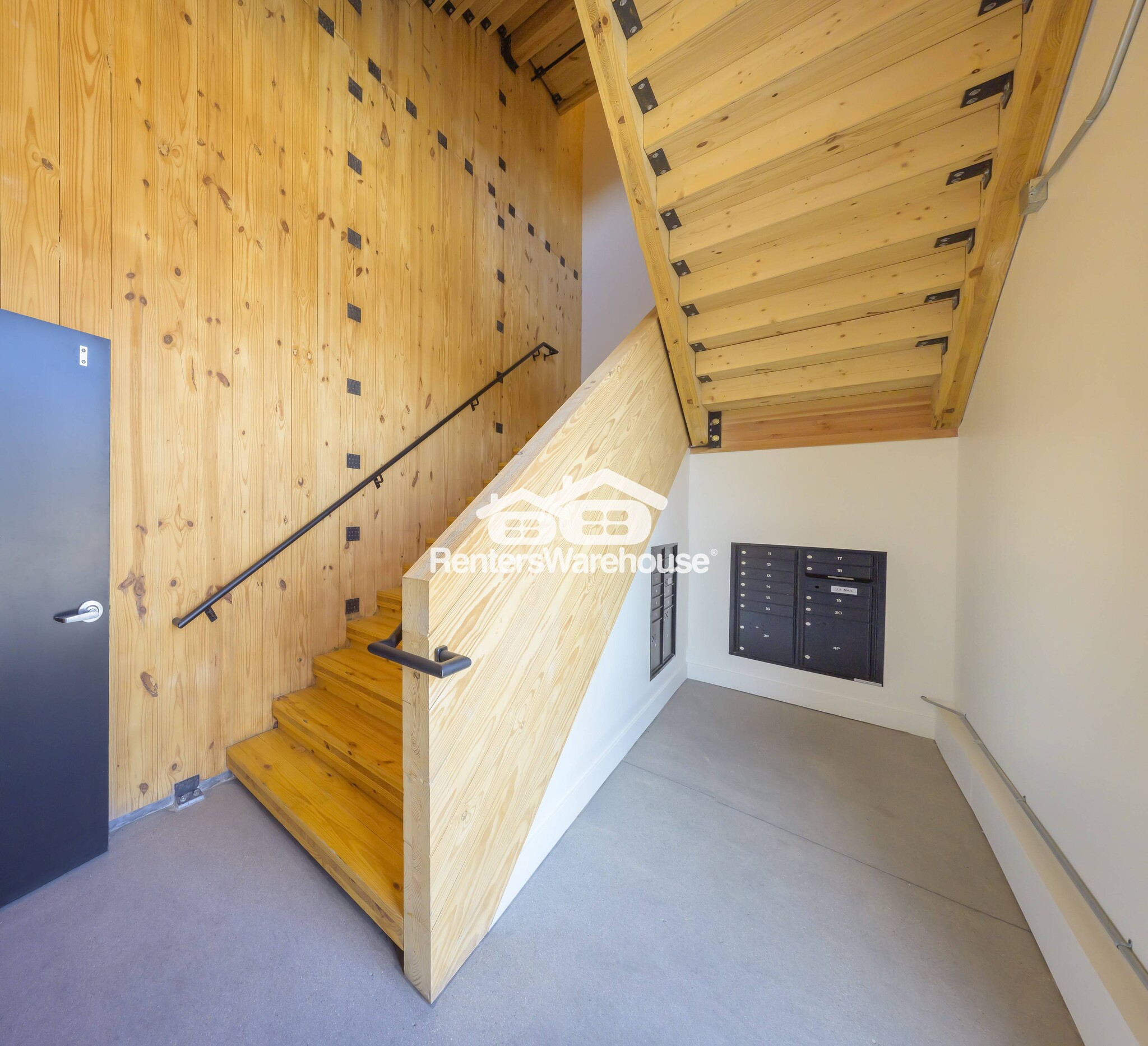 Building Photo - 2701 Ingersoll Ave