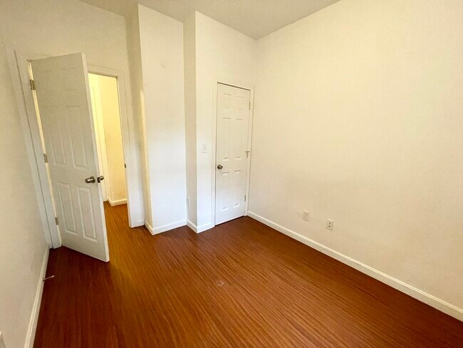 Building Photo - 93A Hillside St