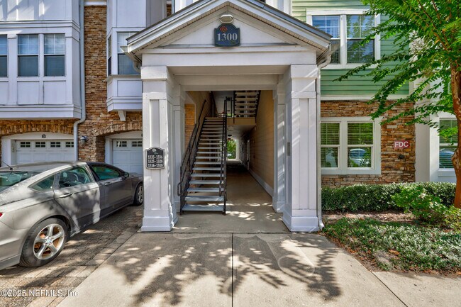 Primary Photo - 8550 Touchton Rd