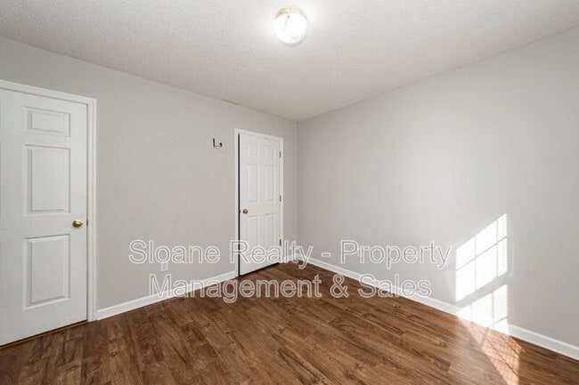 Building Photo - 1345 Pinnacle Ln