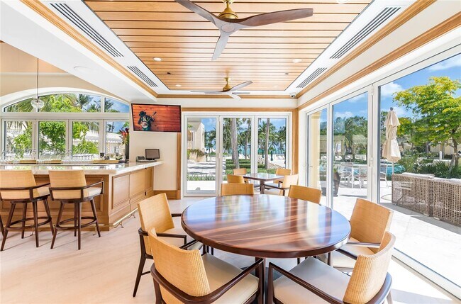 Building Photo - 789 Crandon Blvd