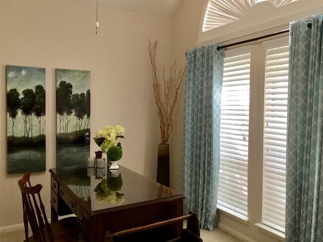 Building Photo - 3 N Spiral Vine Cir