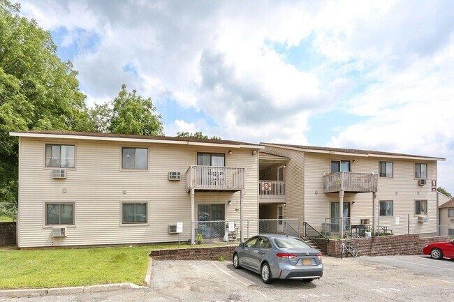 Building Photo - 366 Concord Ln