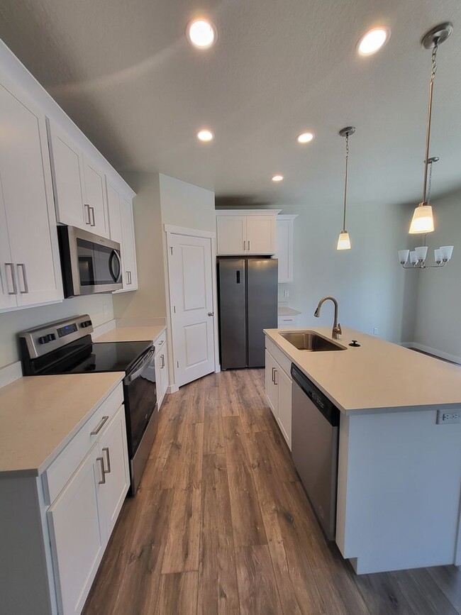 Building Photo - Brand New Townhomes Available