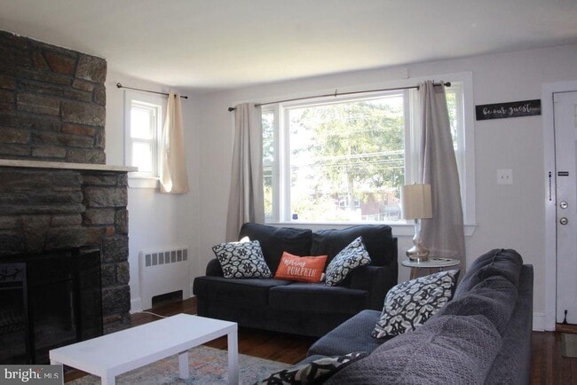 Building Photo - 308 Warwick Rd