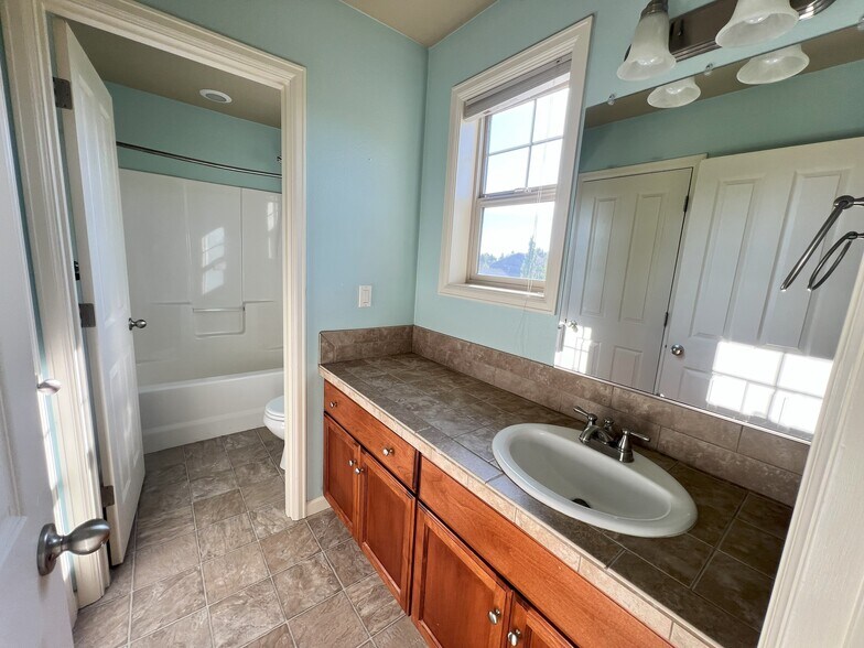 Building Photo - 3075 Flame Tree Ln NW