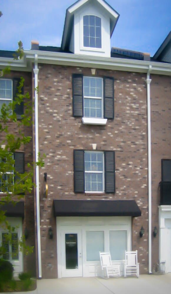 Primary Photo - Located just Steps from Shopping, Dining, ...