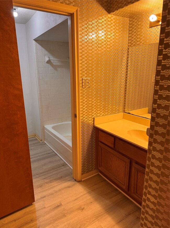 Building Photo - 3400 Coachman Dr