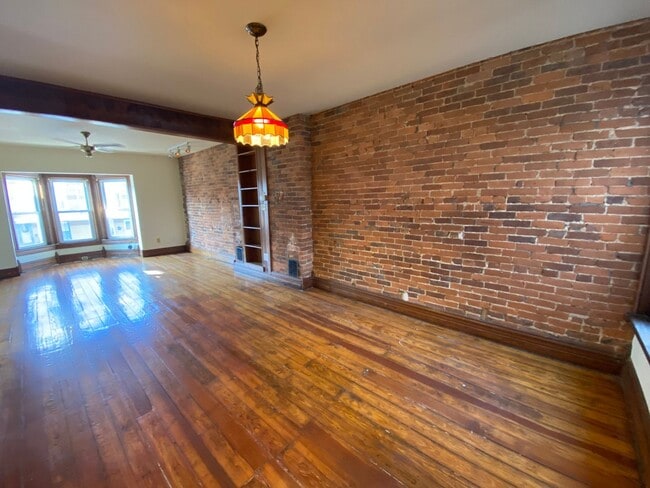 Building Photo - 739 N 5th St