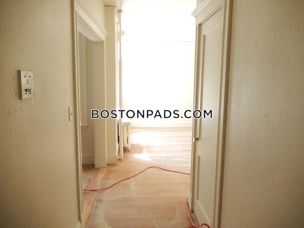 Building Photo - 1167 Boylston St