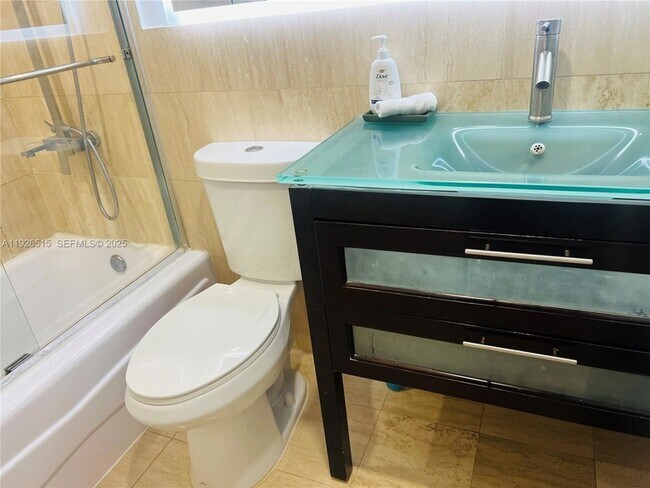 Building Photo - 5225 Collins Ave