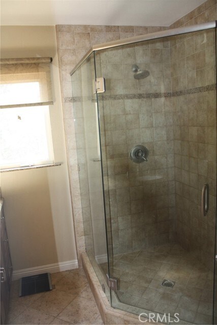 Building Photo - 16540 Wagon Wheel Dr