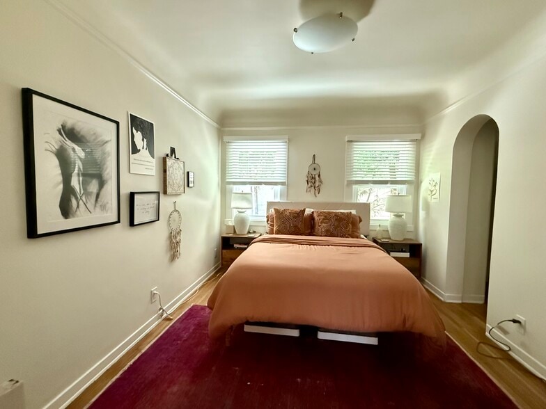 Building Photo - 617 Woodlawn Ave