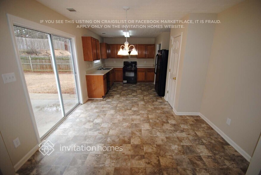 Building Photo - 1221 Pine Acre Dr NE