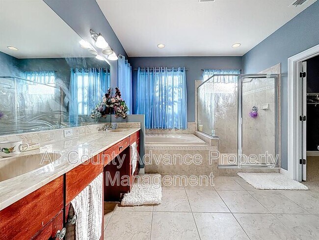 Building Photo - 2679 Lakebreeze Ln