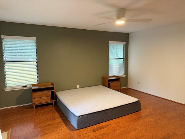 Building Photo - 9703 Willers Way