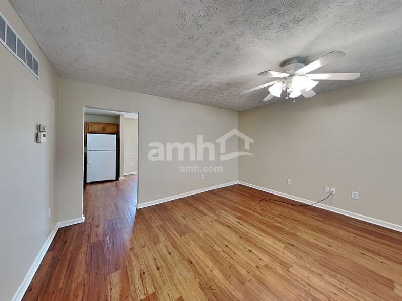 Building Photo - 9 Finch Ct