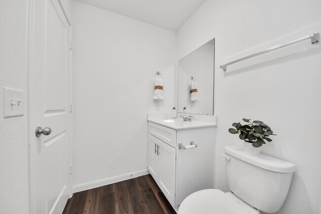 Building Photo - 25927 Chicory Dr