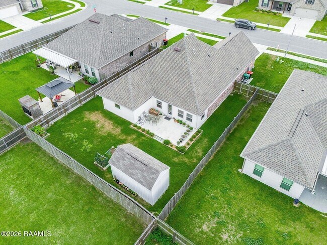 Building Photo - 202 Sparkling Meadows Ln