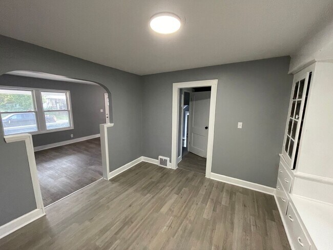 Building Photo - SECTION 8 and EDEN Accepted!!! Newly Renov...