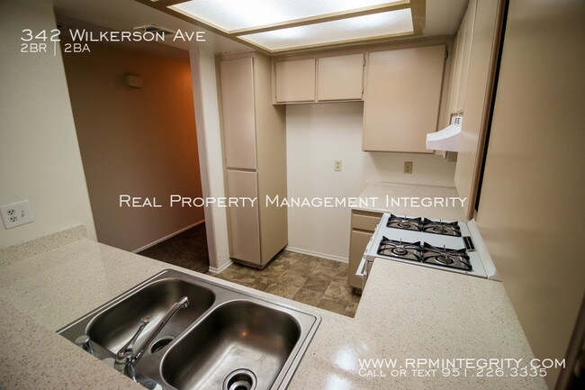 Building Photo - 2 bedroom 2 bath apartment in Perris