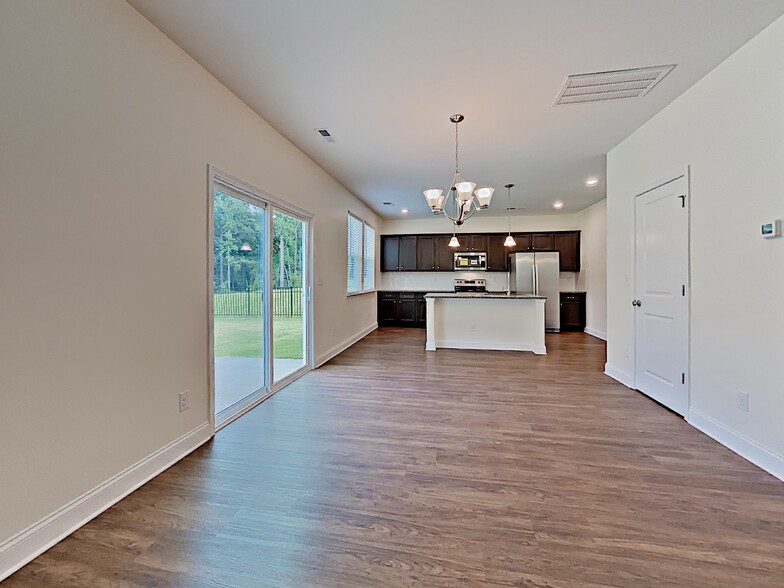 Building Photo - 4005 Birchfield Pl