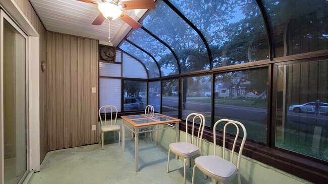 Beautiful hang out place - 155 Atlantic Ave