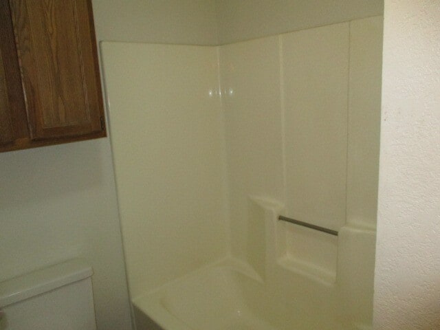 Building Photo - 716 Swan Lake Rd