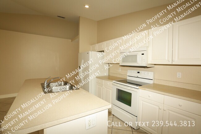 Building Photo - 4754 Leonard Blvd S