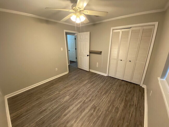 Building Photo - 1403 Doris Dr