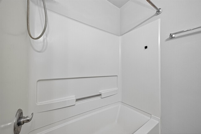 Building Photo - 7618 Village Mill Ln