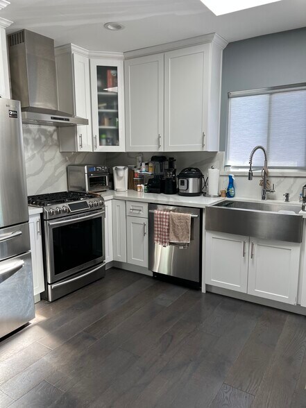 Building Photo - 1510 Hauser Blvd